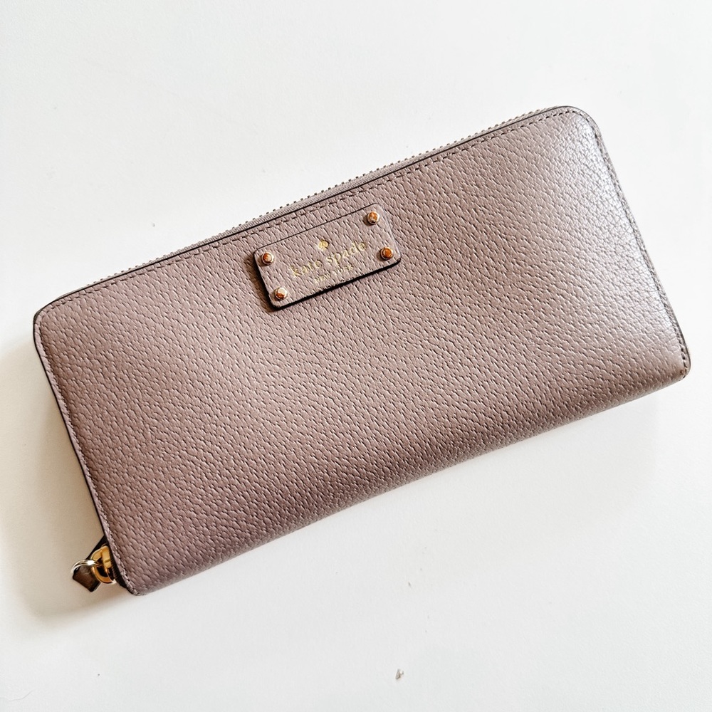 Kate‎ Spade zip around wallet